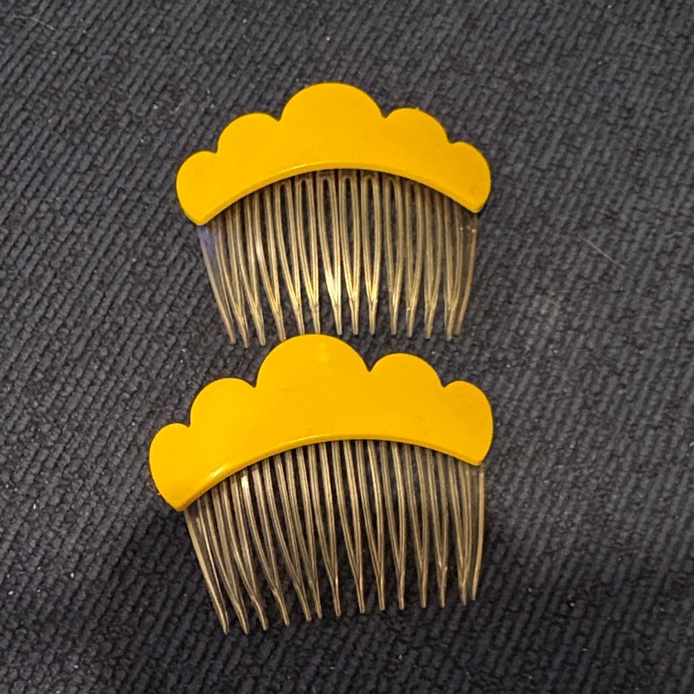 Yellow Hair Combs